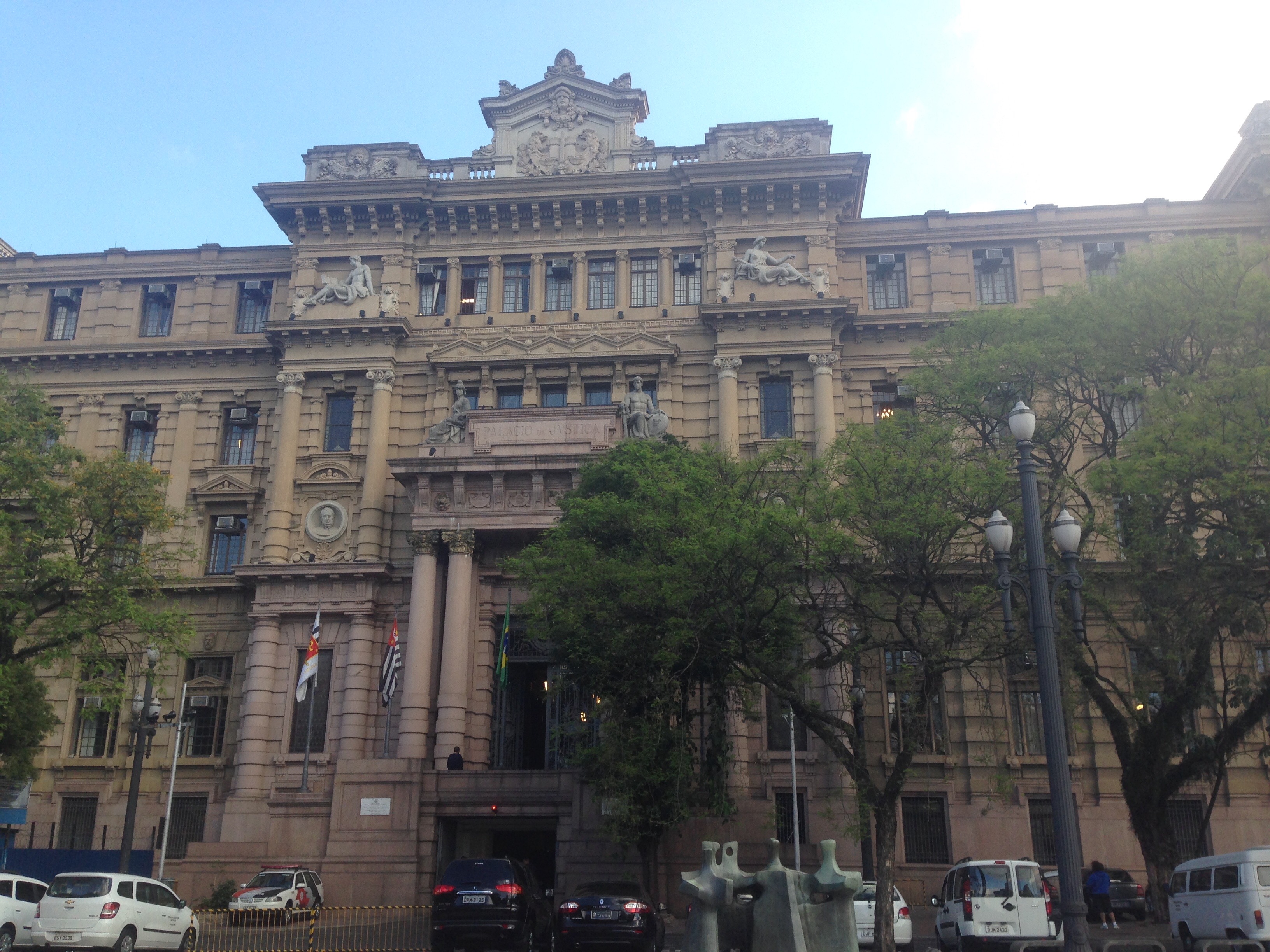 Fachada principal do Palácio da Justiça de São Paulo